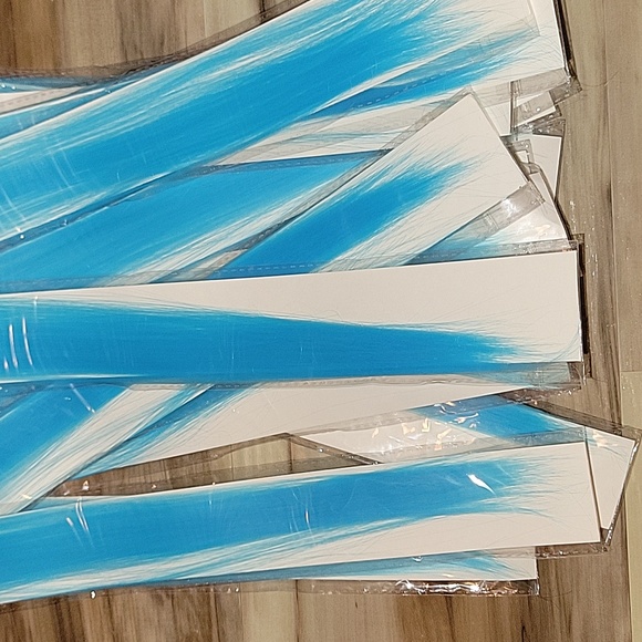 NWT 22 Pieces Clip in Blue Hair Extensions - Picture 3 of 4